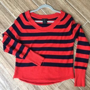 Cute long sleeve sweater Sz. L
